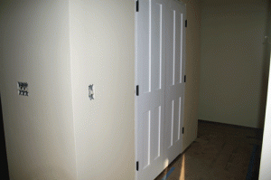 hall closet batwing doors-130 Columbia Crest